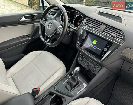 Білий Фольксваген Тігуан, об'ємом двигуна 2 л та пробігом 134 тис. км за 18500 $, фото 29 на Automoto.ua