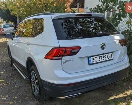 Белый Фольксваген Тигуан, объемом двигателя 2 л и пробегом 106 тыс. км за 22700 $, фото 1 на Automoto.ua