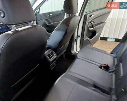 Білий Фольксваген Тігуан, об'ємом двигуна 2 л та пробігом 145 тис. км за 23600 $, фото 79 на Automoto.ua