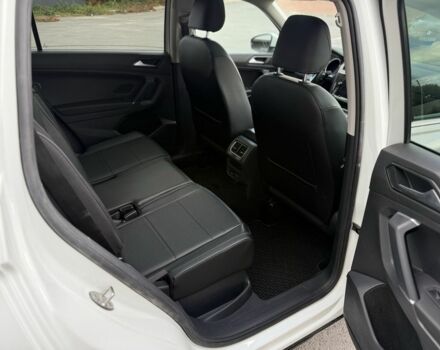 Белый Фольксваген Тигуан, объемом двигателя 2 л и пробегом 175 тыс. км за 18399 $, фото 14 на Automoto.ua