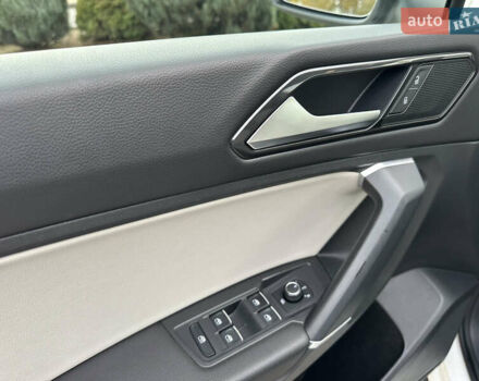 Білий Фольксваген Тігуан, об'ємом двигуна 2 л та пробігом 134 тис. км за 18500 $, фото 14 на Automoto.ua