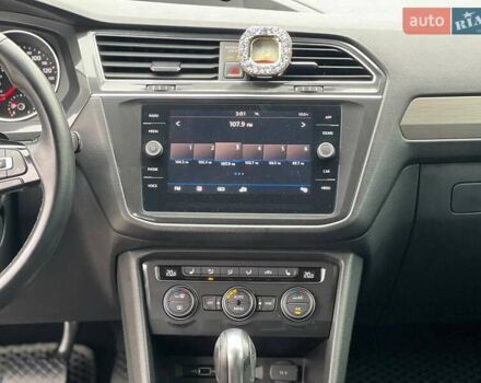 Белый Фольксваген Тигуан, объемом двигателя 2 л и пробегом 64 тыс. км за 17900 $, фото 22 на Automoto.ua