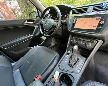 Белый Фольксваген Тигуан, объемом двигателя 2 л и пробегом 35 тыс. км за 13000 $, фото 11 на Automoto.ua