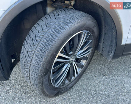 Белый Фольксваген Тигуан, объемом двигателя 2 л и пробегом 84 тыс. км за 22700 $, фото 28 на Automoto.ua