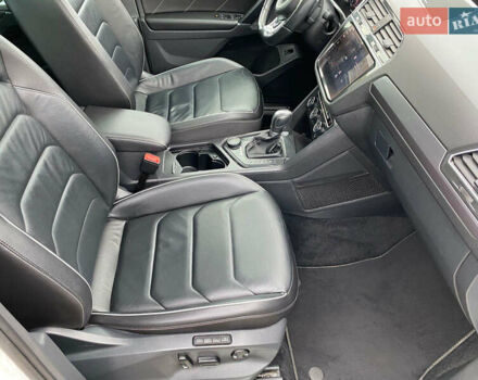 Білий Фольксваген Тігуан, об'ємом двигуна 2 л та пробігом 182 тис. км за 31600 $, фото 82 на Automoto.ua