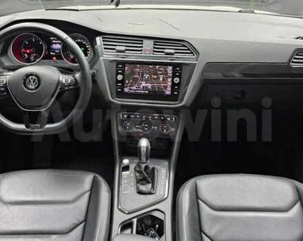 Белый Фольксваген Тигуан, объемом двигателя 2 л и пробегом 57 тыс. км за 16200 $, фото 4 на Automoto.ua