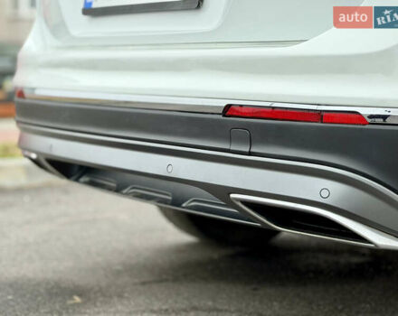 Білий Фольксваген Тігуан, об'ємом двигуна 2 л та пробігом 66 тис. км за 30999 $, фото 28 на Automoto.ua