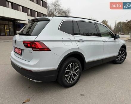 Білий Фольксваген Тігуан, об'ємом двигуна 2 л та пробігом 72 тис. км за 19300 $, фото 6 на Automoto.ua