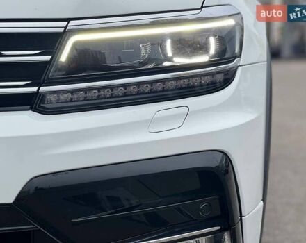 Белый Фольксваген Тигуан, объемом двигателя 2 л и пробегом 64 тыс. км за 17900 $, фото 7 на Automoto.ua