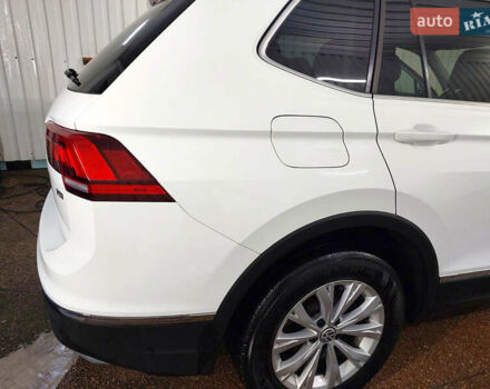 Білий Фольксваген Тігуан, об'ємом двигуна 2 л та пробігом 145 тис. км за 23600 $, фото 60 на Automoto.ua