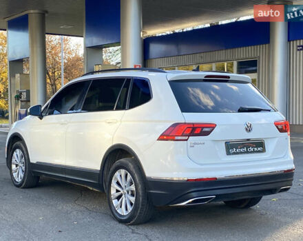 Білий Фольксваген Тігуан, об'ємом двигуна 1.98 л та пробігом 153 тис. км за 16999 $, фото 4 на Automoto.ua