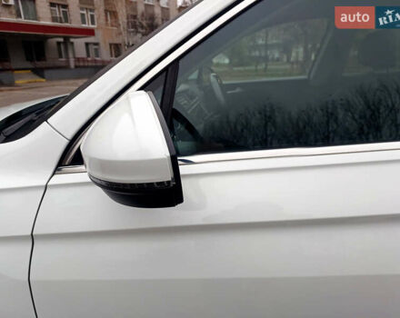 Білий Фольксваген Тігуан, об'ємом двигуна 2 л та пробігом 145 тис. км за 23600 $, фото 54 на Automoto.ua