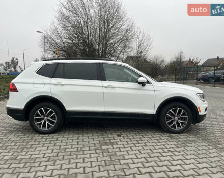 Белый Фольксваген Тигуан, объемом двигателя 2 л и пробегом 112 тыс. км за 17800 $, фото 5 на Automoto.ua