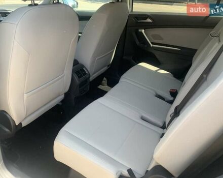 Білий Фольксваген Тігуан, об'ємом двигуна 1.98 л та пробігом 77 тис. км за 19999 $, фото 9 на Automoto.ua