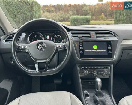 Білий Фольксваген Тігуан, об'ємом двигуна 2 л та пробігом 134 тис. км за 18500 $, фото 22 на Automoto.ua