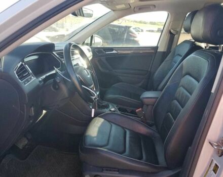 Білий Фольксваген Тігуан, об'ємом двигуна 2 л та пробігом 104 тис. км за 3900 $, фото 6 на Automoto.ua