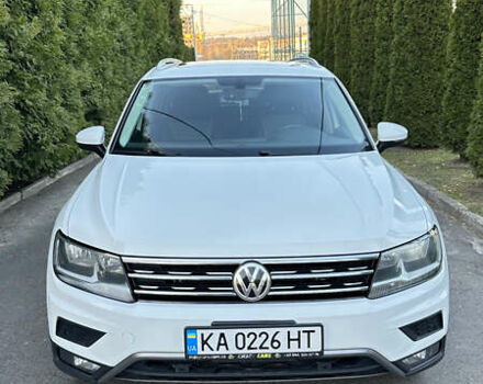 Белый Фольксваген Тигуан, объемом двигателя 1.98 л и пробегом 123 тыс. км за 23000 $, фото 1 на Automoto.ua
