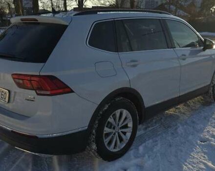 Білий Фольксваген Тігуан, об'ємом двигуна 2 л та пробігом 95 тис. км за 22300 $, фото 7 на Automoto.ua