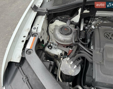 Білий Фольксваген Тігуан, об'ємом двигуна 2 л та пробігом 66 тис. км за 30999 $, фото 98 на Automoto.ua