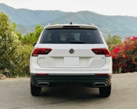 Белый Фольксваген Тигуан, объемом двигателя 2 л и пробегом 40 тыс. км за 4600 $, фото 4 на Automoto.ua