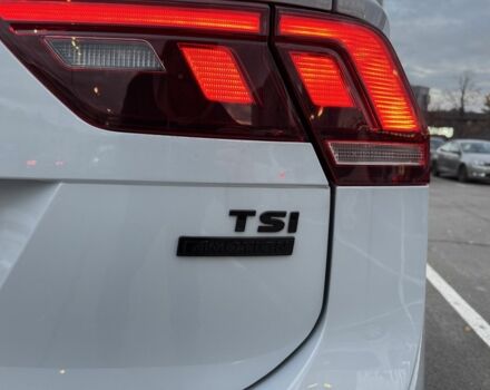 Белый Фольксваген Тигуан, объемом двигателя 2 л и пробегом 121 тыс. км за 22600 $, фото 6 на Automoto.ua