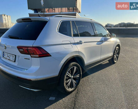 Белый Фольксваген Тигуан, объемом двигателя 2 л и пробегом 84 тыс. км за 22700 $, фото 4 на Automoto.ua