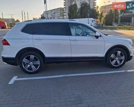 Білий Фольксваген Тігуан, об'ємом двигуна 2 л та пробігом 120 тис. км за 23400 $, фото 3 на Automoto.ua