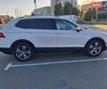 Білий Фольксваген Тігуан, об'ємом двигуна 2 л та пробігом 120 тис. км за 23400 $, фото 3 на Automoto.ua