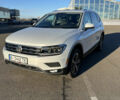 Белый Фольксваген Тигуан, объемом двигателя 2 л и пробегом 84 тыс. км за 22700 $, фото 1 на Automoto.ua