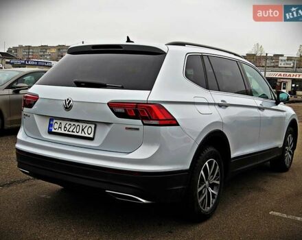 Білий Фольксваген Тігуан, об'ємом двигуна 2 л та пробігом 110 тис. км за 17800 $, фото 2 на Automoto.ua