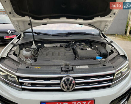 Білий Фольксваген Тігуан, об'ємом двигуна 2 л та пробігом 182 тис. км за 31600 $, фото 86 на Automoto.ua
