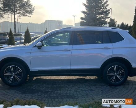 Білий Фольксваген Тігуан, об'ємом двигуна 2 л та пробігом 113 тис. км за 22800 $, фото 3 на Automoto.ua
