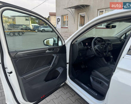 Білий Фольксваген Тігуан, об'ємом двигуна 1.98 л та пробігом 187 тис. км за 18900 $, фото 18 на Automoto.ua