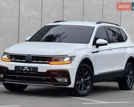 Белый Фольксваген Тигуан, объемом двигателя 2 л и пробегом 135 тыс. км за 21500 $, фото 2 на Automoto.ua