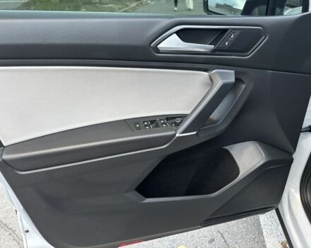 Белый Фольксваген Тигуан, объемом двигателя 2 л и пробегом 121 тыс. км за 22600 $, фото 13 на Automoto.ua