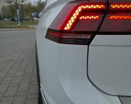 Білий Фольксваген Тігуан, об'ємом двигуна 1.97 л та пробігом 170 тис. км за 35000 $, фото 26 на Automoto.ua