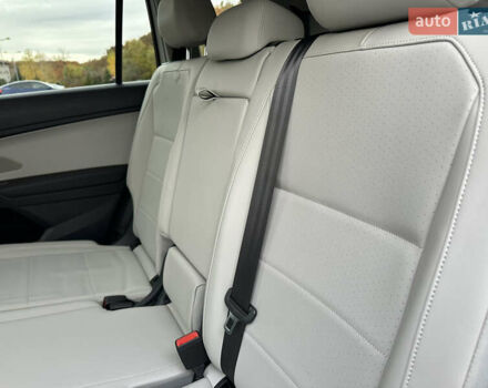 Білий Фольксваген Тігуан, об'ємом двигуна 2 л та пробігом 134 тис. км за 18500 $, фото 19 на Automoto.ua