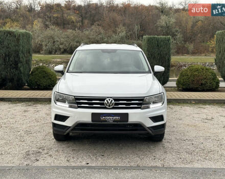Білий Фольксваген Тігуан, об'ємом двигуна 2 л та пробігом 134 тис. км за 18500 $, фото 3 на Automoto.ua