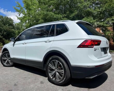 Белый Фольксваген Тигуан, объемом двигателя 2 л и пробегом 35 тыс. км за 13000 $, фото 5 на Automoto.ua