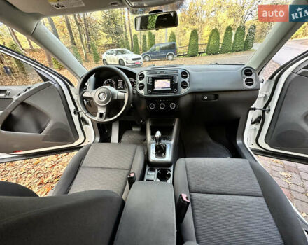 Белый Фольксваген Тигуан, объемом двигателя 1.98 л и пробегом 135 тыс. км за 12899 $, фото 62 на Automoto.ua