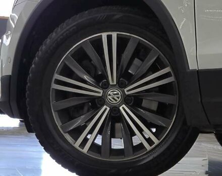 Белый Фольксваген Тигуан, объемом двигателя 2 л и пробегом 142 тыс. км за 21699 $, фото 4 на Automoto.ua