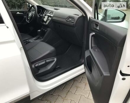 Белый Фольксваген Тигуан, объемом двигателя 2 л и пробегом 70 тыс. км за 18900 $, фото 6 на Automoto.ua