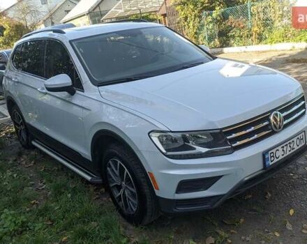 Белый Фольксваген Тигуан, объемом двигателя 2 л и пробегом 106 тыс. км за 22700 $, фото 2 на Automoto.ua