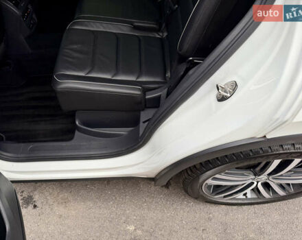 Білий Фольксваген Тігуан, об'ємом двигуна 2 л та пробігом 66 тис. км за 30999 $, фото 71 на Automoto.ua