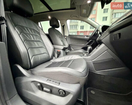 Білий Фольксваген Тігуан, об'ємом двигуна 2 л та пробігом 66 тис. км за 30999 $, фото 93 на Automoto.ua