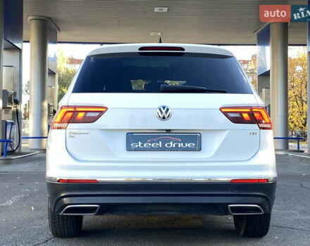 Білий Фольксваген Тігуан, об'ємом двигуна 1.98 л та пробігом 153 тис. км за 16999 $, фото 3 на Automoto.ua