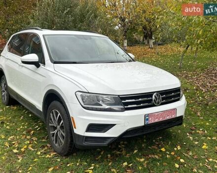 Белый Фольксваген Тигуан, объемом двигателя 2 л и пробегом 123 тыс. км за 17500 $, фото 2 на Automoto.ua