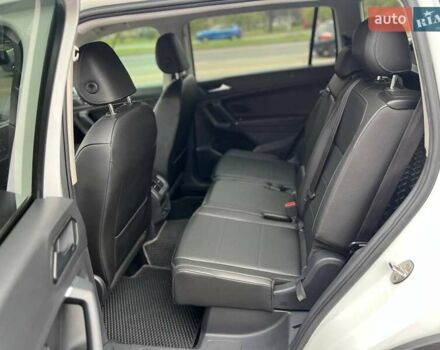 Белый Фольксваген Тигуан, объемом двигателя 2 л и пробегом 64 тыс. км за 17900 $, фото 20 на Automoto.ua