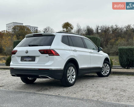 Білий Фольксваген Тігуан, об'ємом двигуна 2 л та пробігом 134 тис. км за 18500 $, фото 11 на Automoto.ua