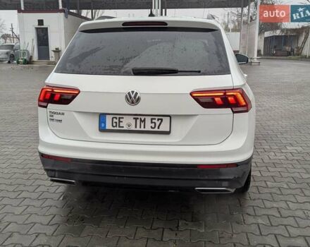 Белый Фольксваген Тигуан, объемом двигателя 2 л и пробегом 160 тыс. км за 18300 $, фото 6 на Automoto.ua